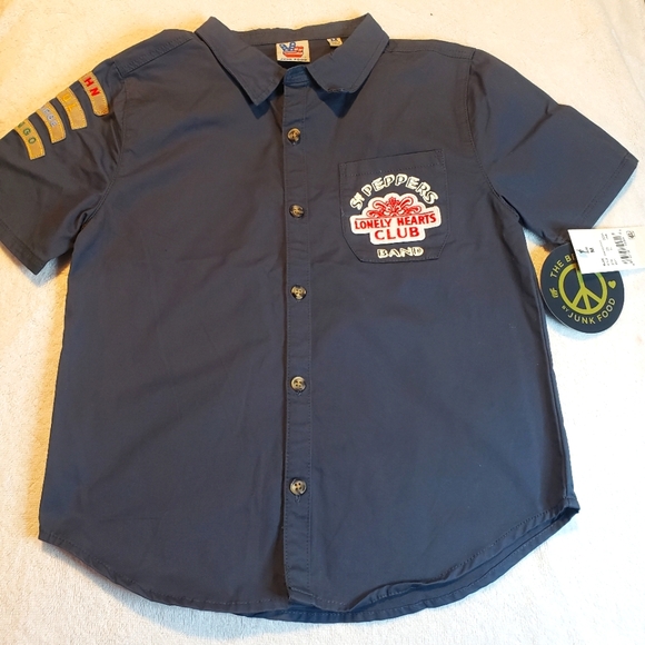 Boys Beatles Button Down Shirt Size Medium NWT - Picture 1 of 6